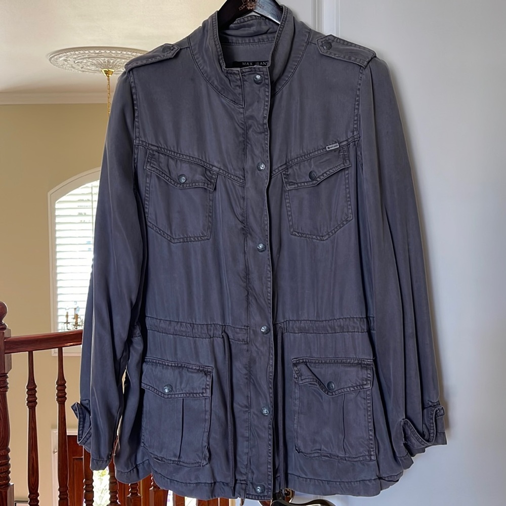 Another great comfortable go to utility jacket. EUC. Goes with everything!